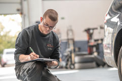 Hauptuntersuchung und Abgasuntersuchung